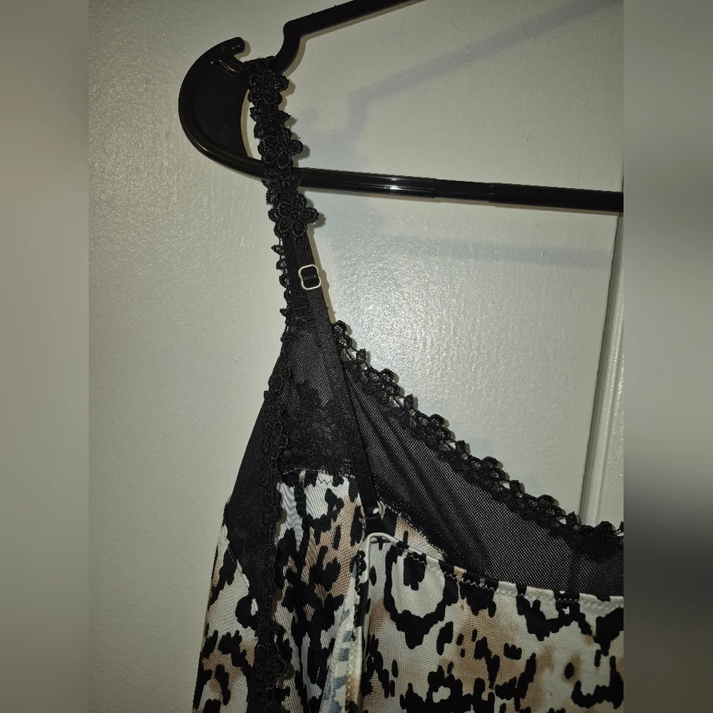 Soma Size Large Animal Print Nightgown with Lace